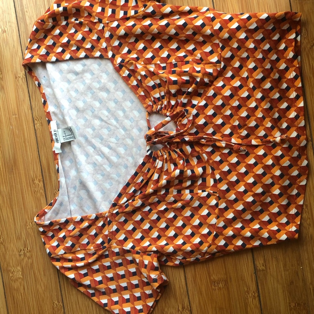 Forever 21 geometric crop top